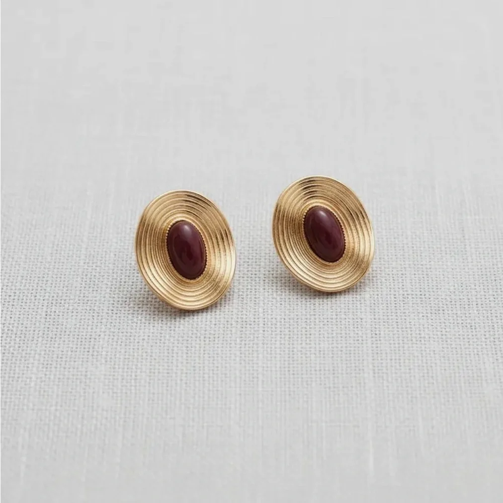 Retro Oval Earrings. (2706)